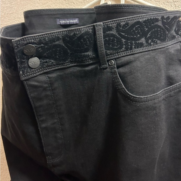 NWT NYDJ Not Your Daughters Jeans Black Velvet Waist Marilyn Straight Pants 26W - Picture 3 of 11